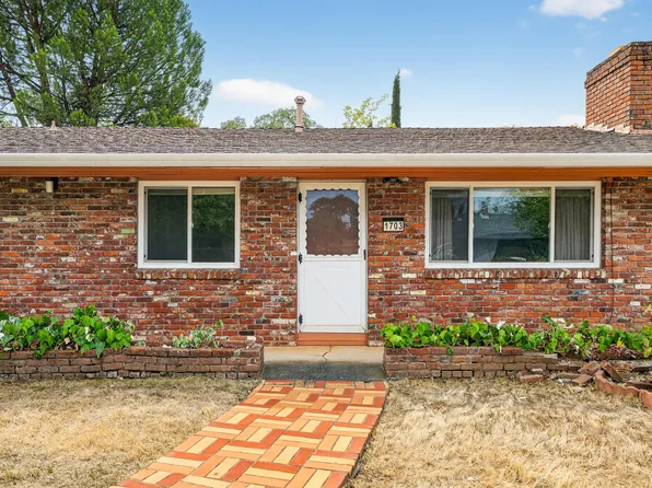 1703 Cascade Ln, Redding, CA 96002