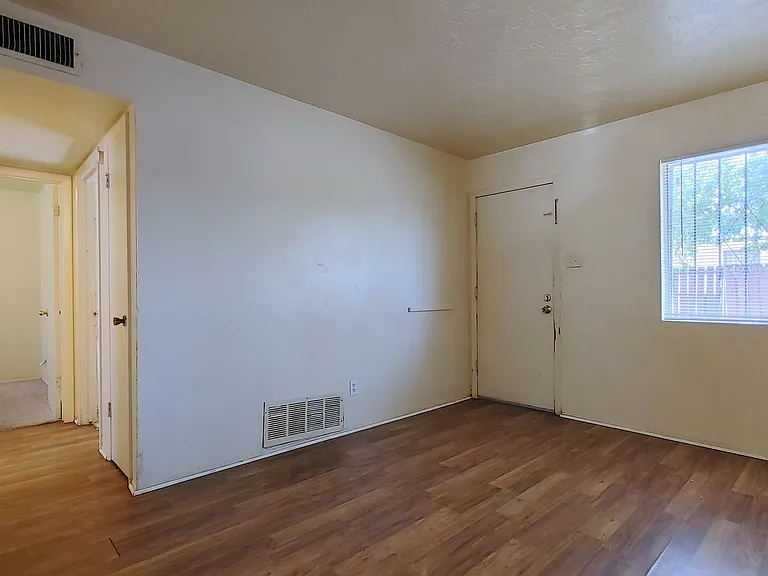 532 Chama St SE — Photo 2
