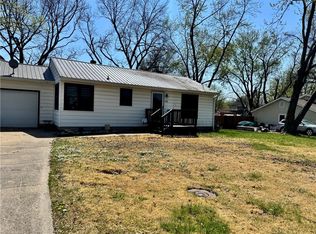 535 E 5th St, Adrian, MO 64720