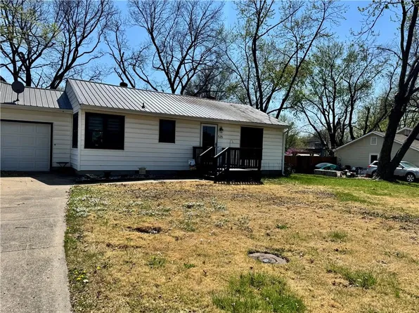 535 E 5th St, Adrian, MO 64720