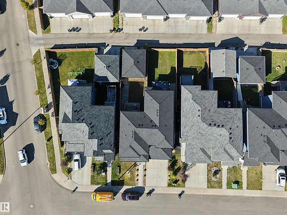 5th image of 2310 Wonnacott Cres SW