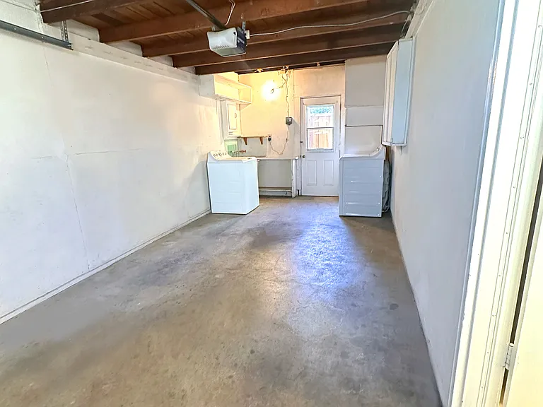 1801 Latham St — Photo 3