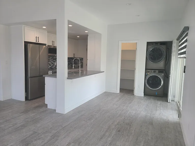 668 Del Mar Ave — Photo 4