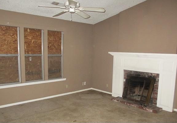 4th image of 1426 E Babcock Ave