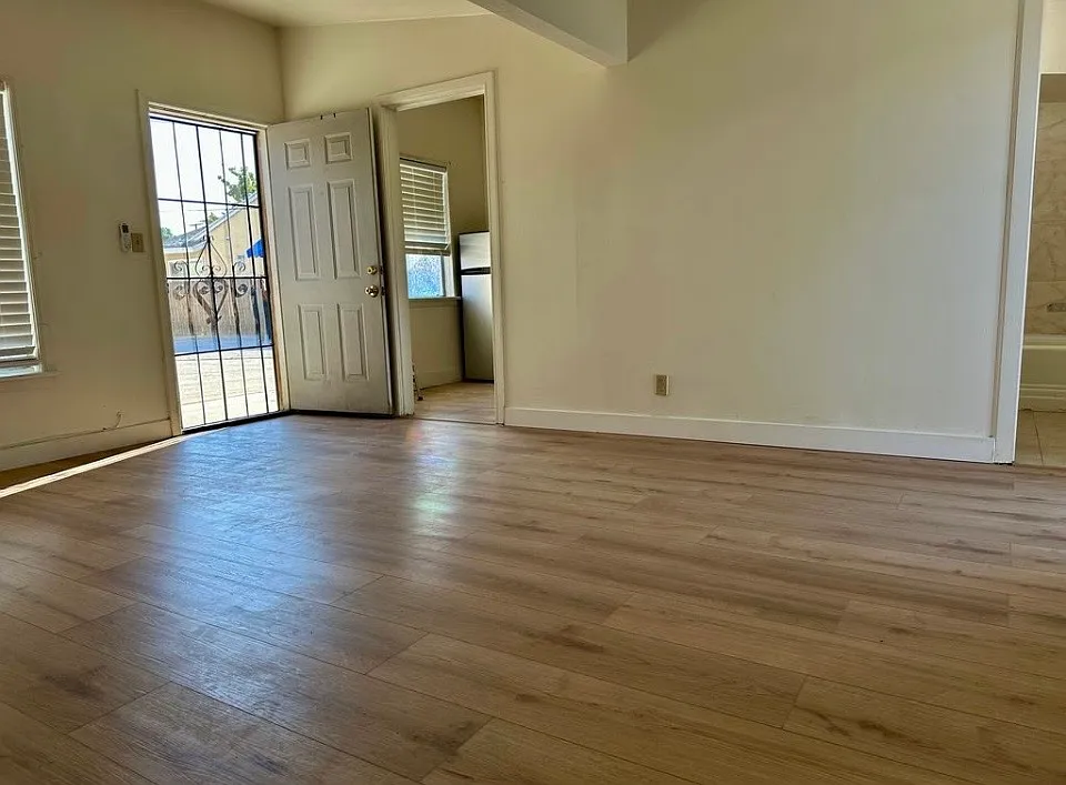 1 bed, 500 sqft, $1,700 — Photo 2