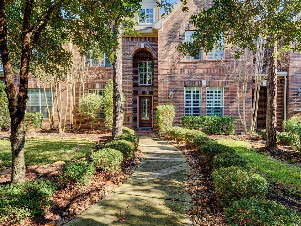 1st image of 10 Bettina Ln