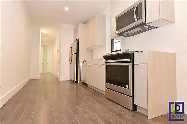 Rented by ID REALTY GROUP, LLC | media 4