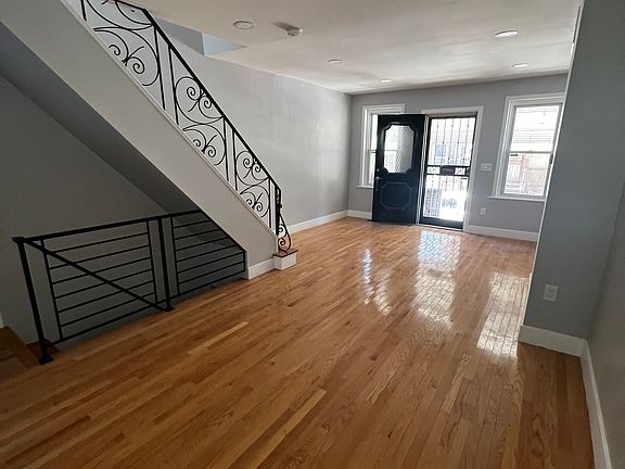 5th image of 2218 S Norwood St