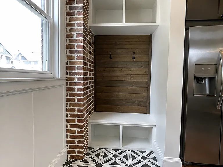 1905 Waverly Ave — Photo 12