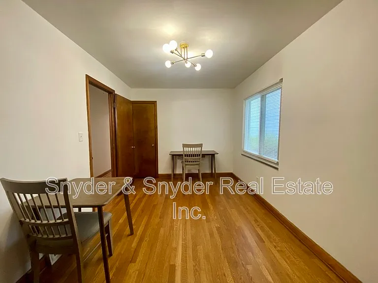 1093 N Main St — Photo 11