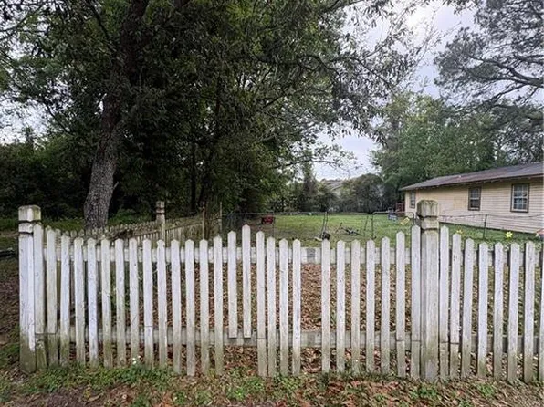 2011 Helen St, Prichard, AL 36610