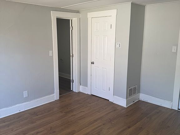 2nd image of 403 Maple Ave #B