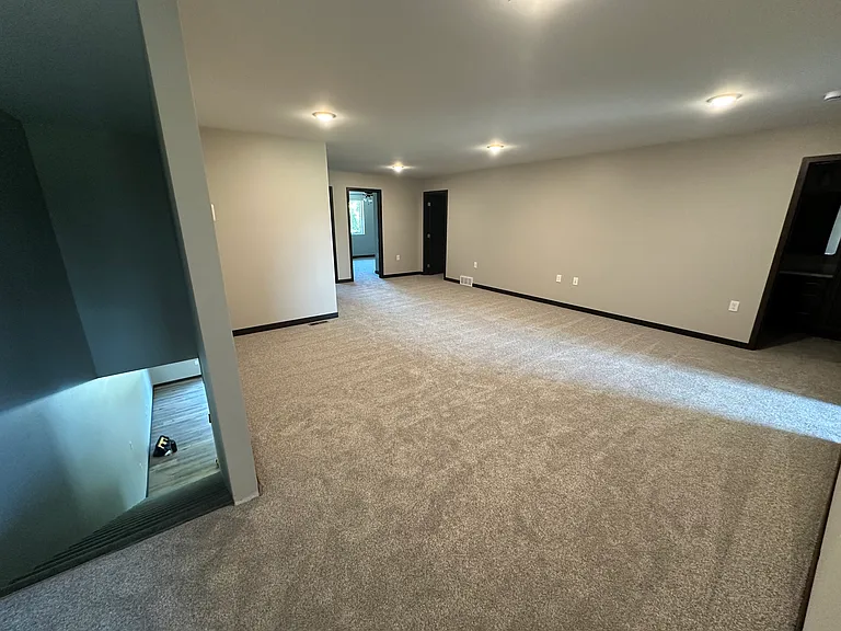 906 Olive Ave N — Photo 19