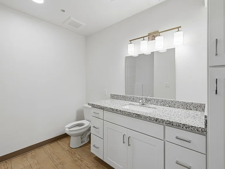 533 W Gurley St #1 — Photo 11