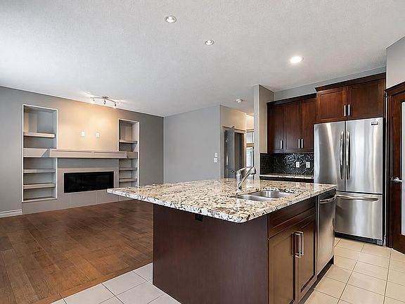 3rd image of 885 Windermere Wynd NW