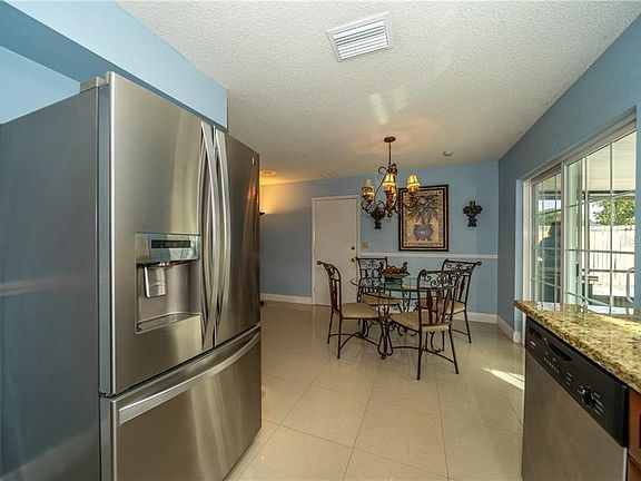 4th image of 6226 Palmview Ct