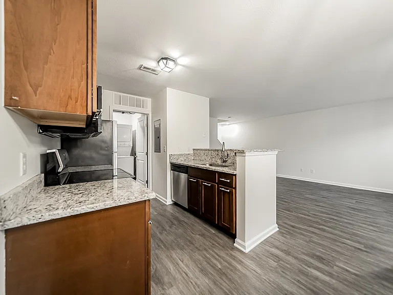 Ashton Place Apartments — Photo 14