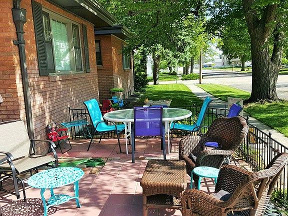 side yard/patio