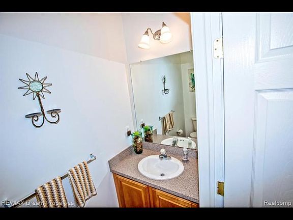 3rd image of 39502 Rockcrest Ln