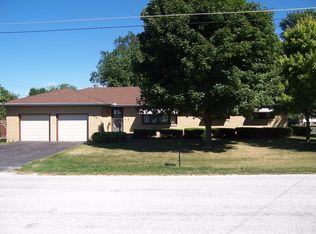 605 N 4th St, Gibson City, IL 60921