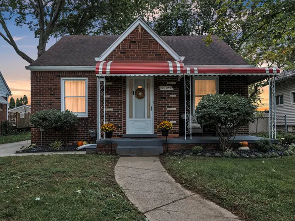 35127 Farragut Ave, Westland, MI 48186