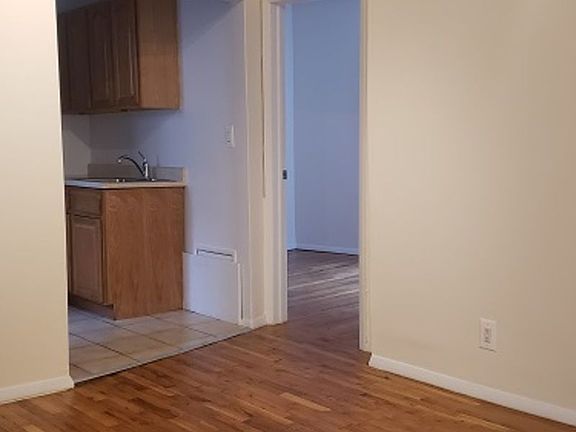 2nd image of 310 W 14th St APT 2D