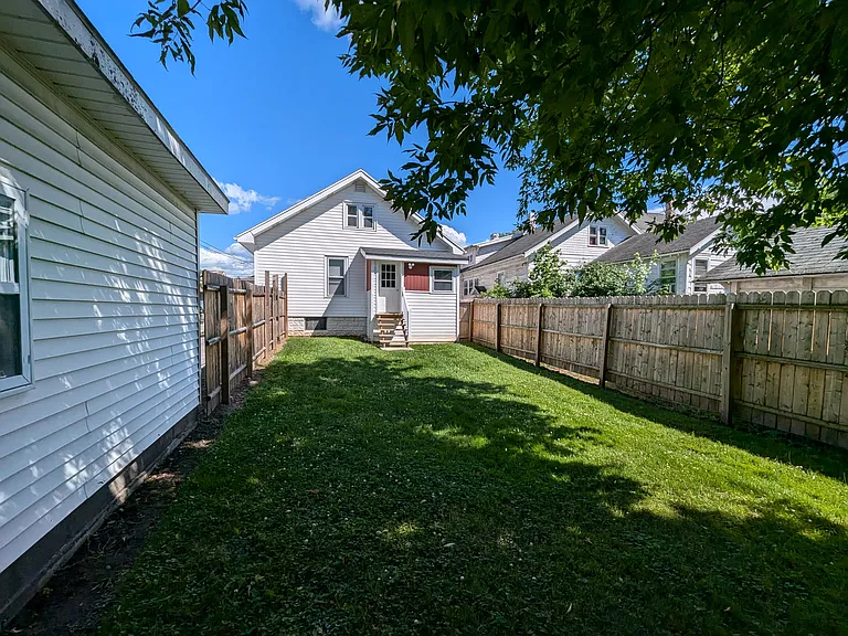 1800 Storrs Ave — Photo 7