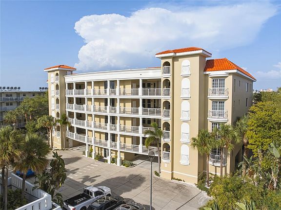 4th image of 3805 GULF BOULEVARD #203