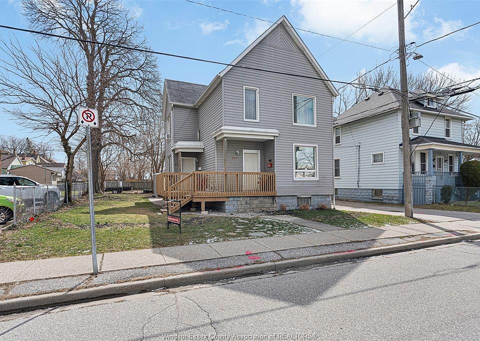 1st image of 559 Assumption St