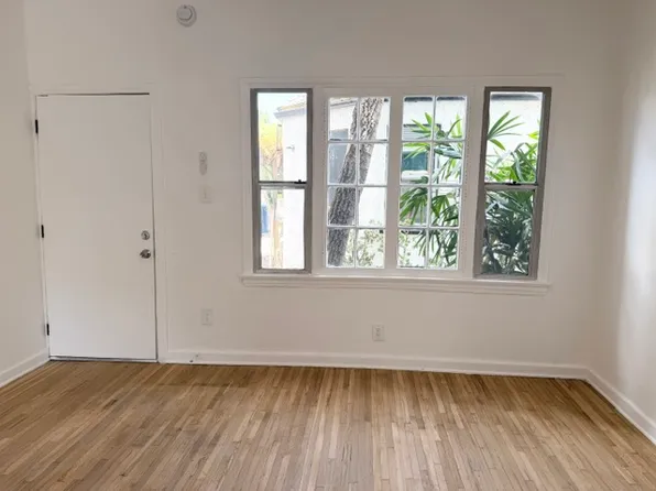 5916 1/2 Willoughby Ave, Los Angeles, CA 90038