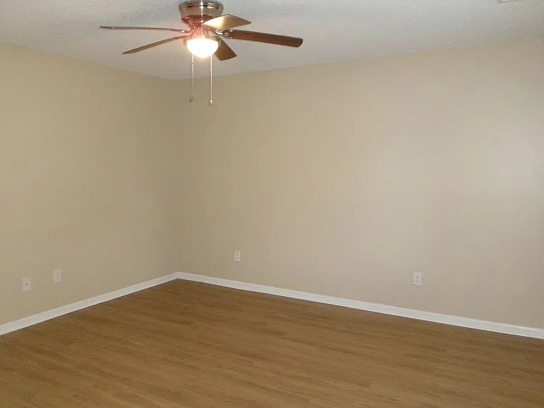 4346 Oak St #A — Photo 15