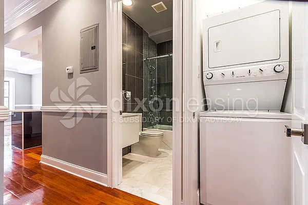 Rented by Dixon Advisory USA Inc. | media 33