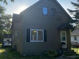 868 3rd Ave SW, Wells, MN 56097