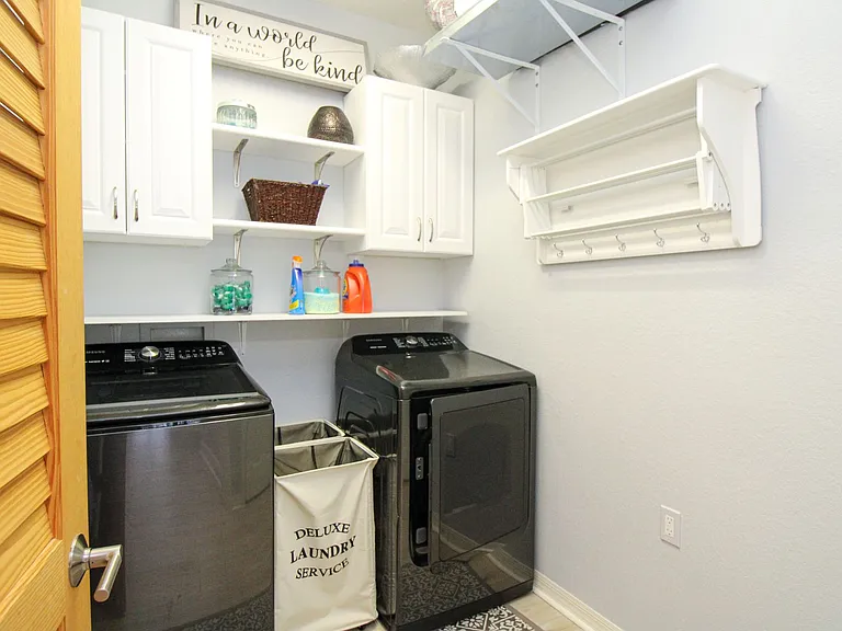 4853 Hampshire Ct #107 — Photo 35