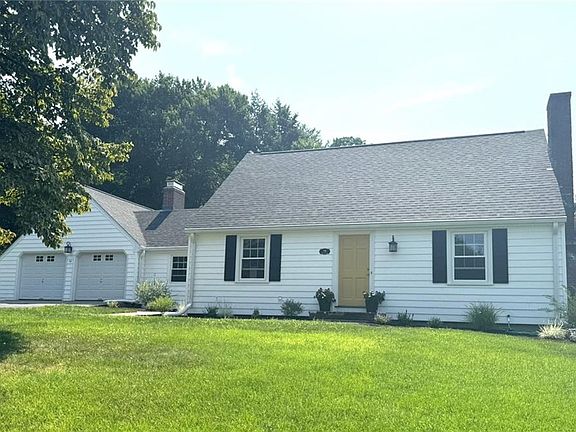 2nd image of 14 White Hill Ln