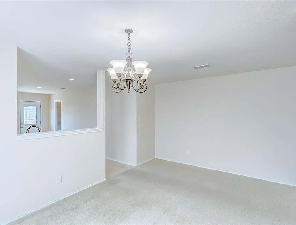 Fort Worth home — Photo 3