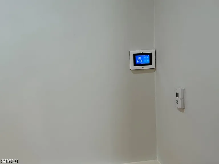 176 Weequahic Ave #2 — Photo 15