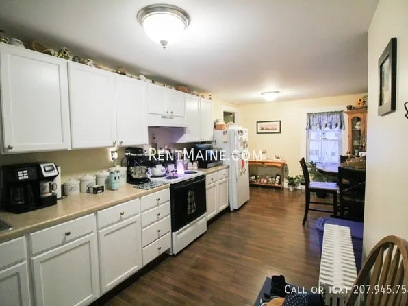 48 Elm St APT C, Bangor, ME 04401