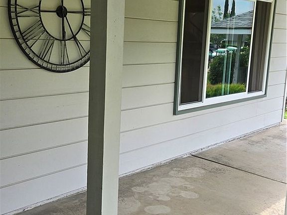 3rd image of 15010 Sandalwood Ln