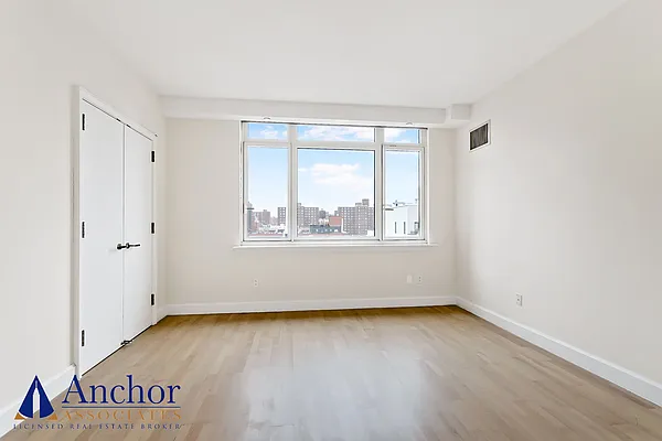 Rented by Anchor Associates | media 5