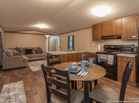 4th image of 2204 Avenue K