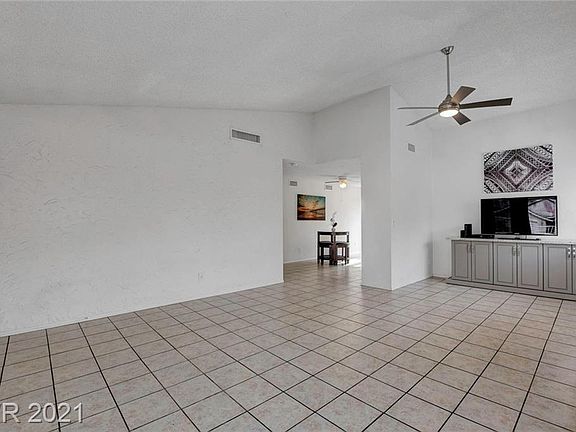 5th image of 3113 Floral Vista Ave