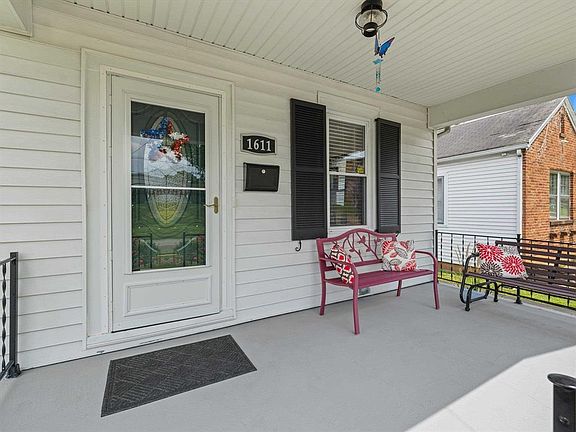 3rd image of 1611 W Parrish Ave