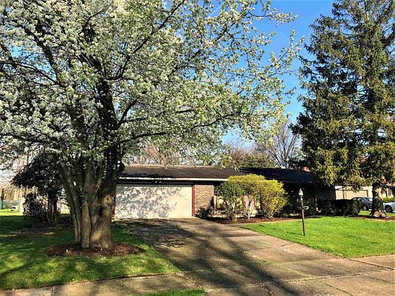 2nd image of 3901 Ironwood Ct