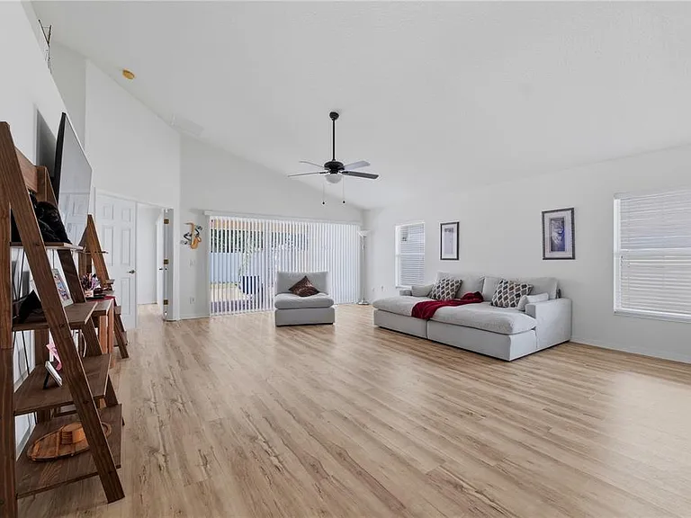 19406 Sunset Bay Dr — Photo 10