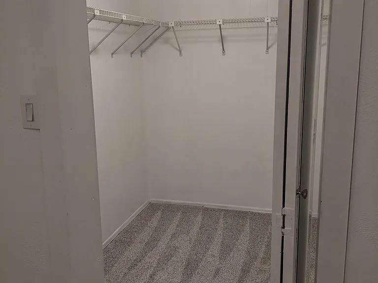 729 Virginia Ave — Photo 9