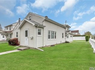 1 Lee Ave, Albertson, NY 11507