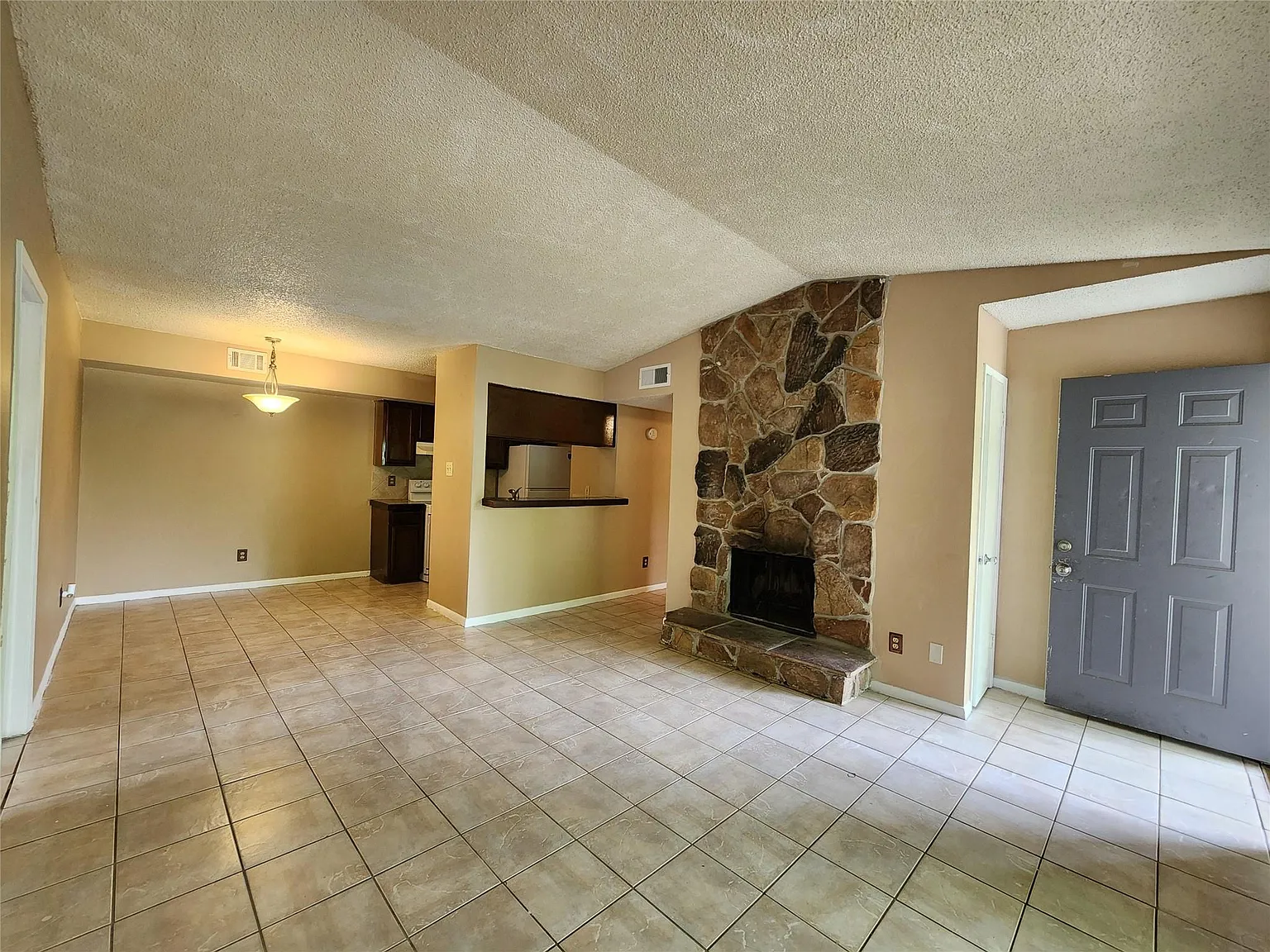 2 bed, 2.0 bath, 960 sqft, $1,295 — Photo 4