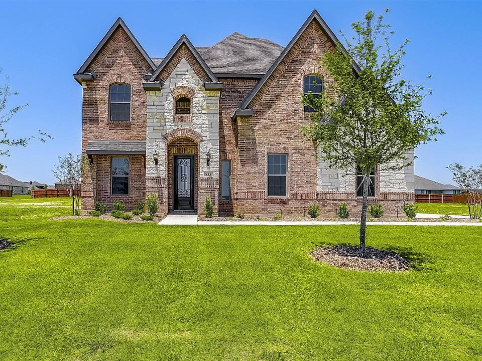 1st image of 833 Deleon Dr