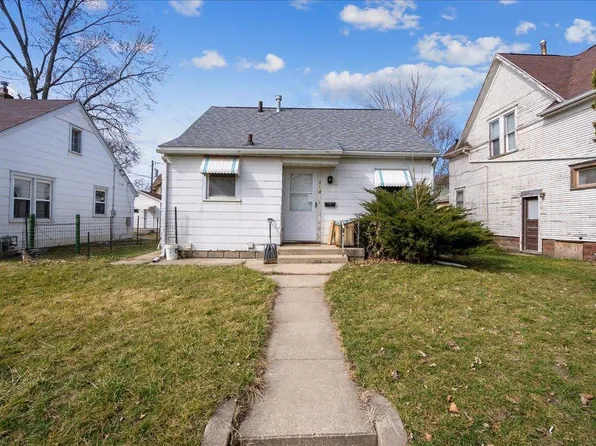 214 Linwood Ave, Waterloo, IA 50702